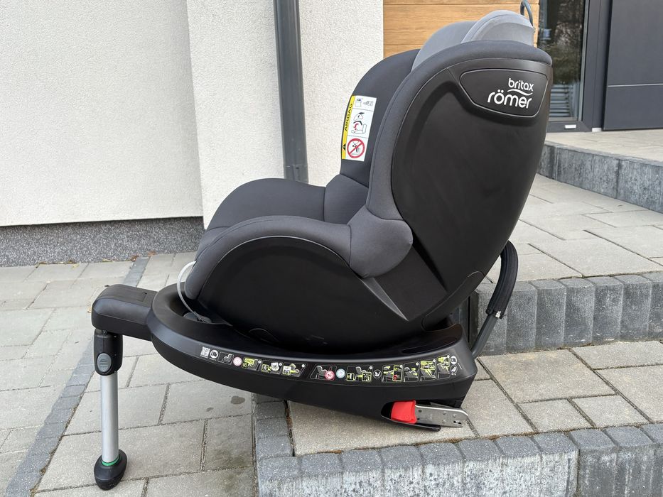 Fotelik samochodowy obrotowy Britax Romer Dualfix 2 R