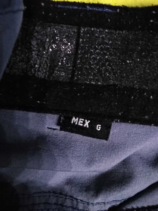 Calções Azuis e Negros Tamanho L 46-48