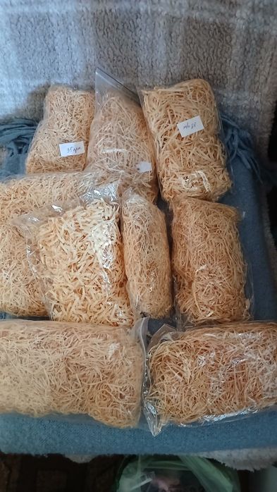 Наповнювач для подарунків .Рафія . Стрічка.