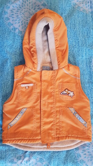 Продам жилетку весеннюю на девочку или мальчика