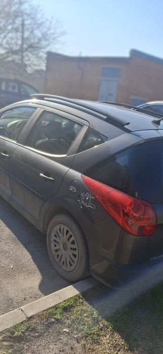 Автомобіль Peugeot 207