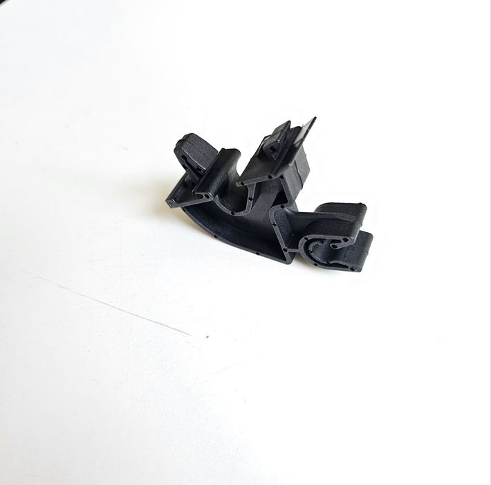 Opel corsa C - Clip capot
