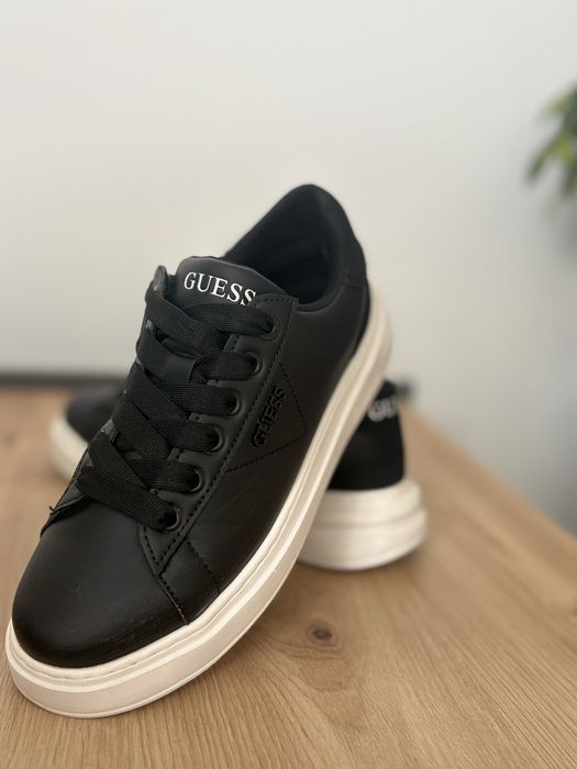 Снікерси Guess /колір чорний