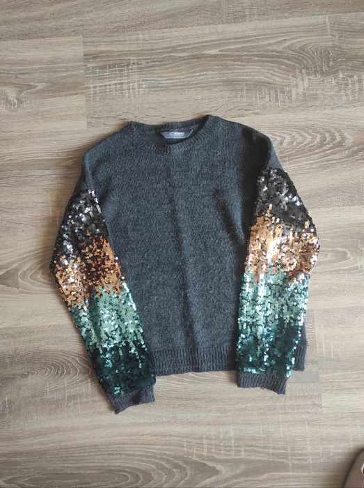 Теплий сведрик на дівчинку 9-10 років