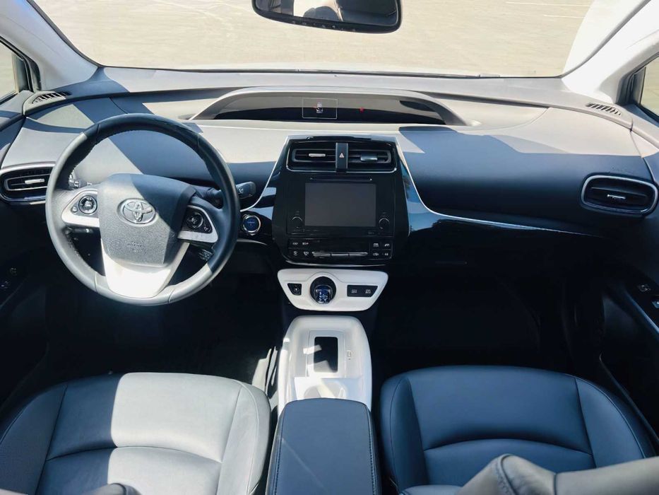 Toyota Prius      2016