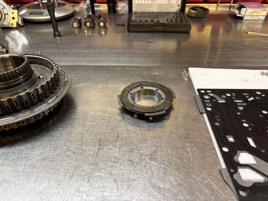 Ford MPS6 kosz na Stator Nakretka igla
