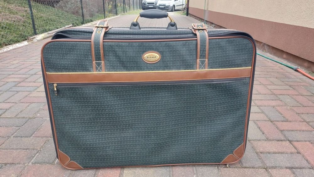 Stylowa walizka podróżna retro
