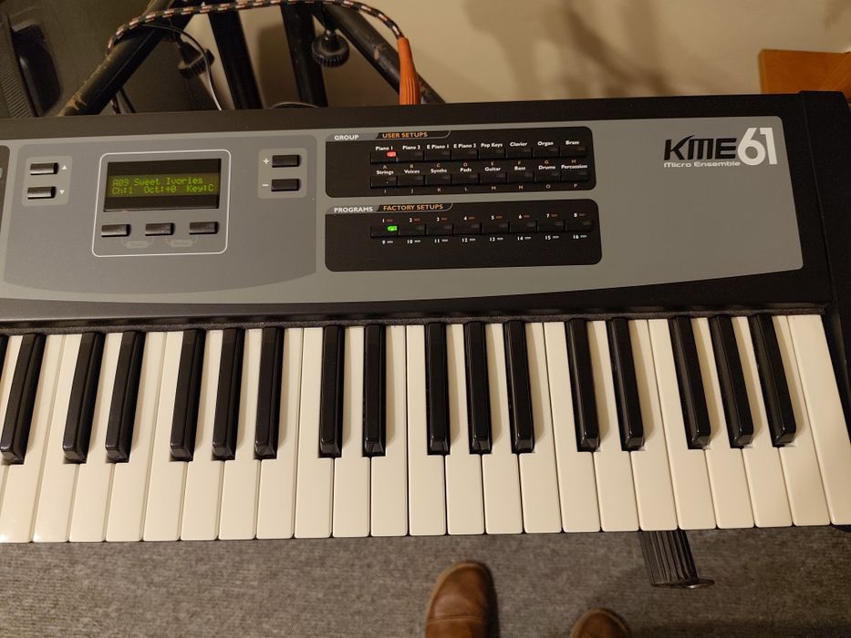 Kuzweil KME61 Syntezator