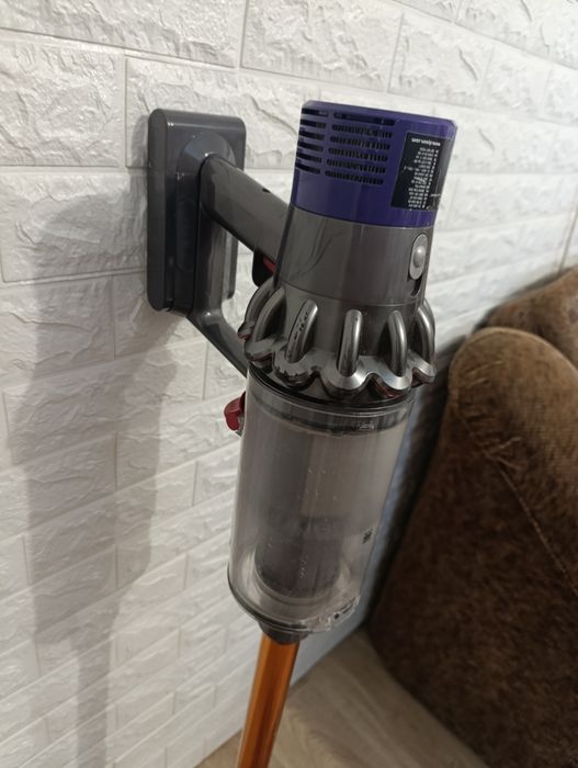 Пилосос dyson v10