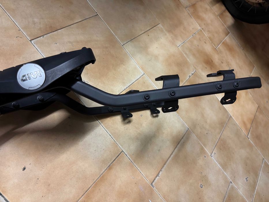 Top Case GIVI Blade + Suporte (Honda NC 750)