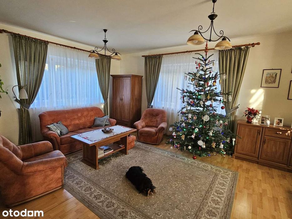 ELegancki dom z pięknym ogrodem i okolicą, 1 km od Krasnegostawu