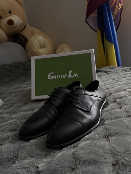 Продам туфлі чоловічі Pako Lorente