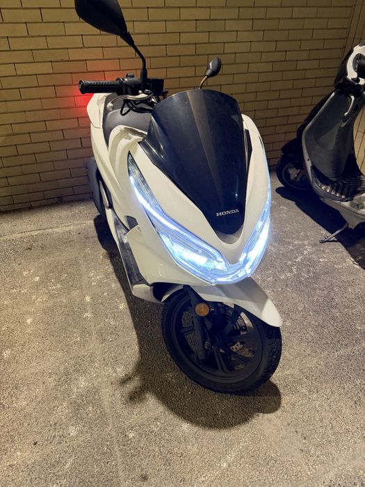 PCX 125 honda scooter