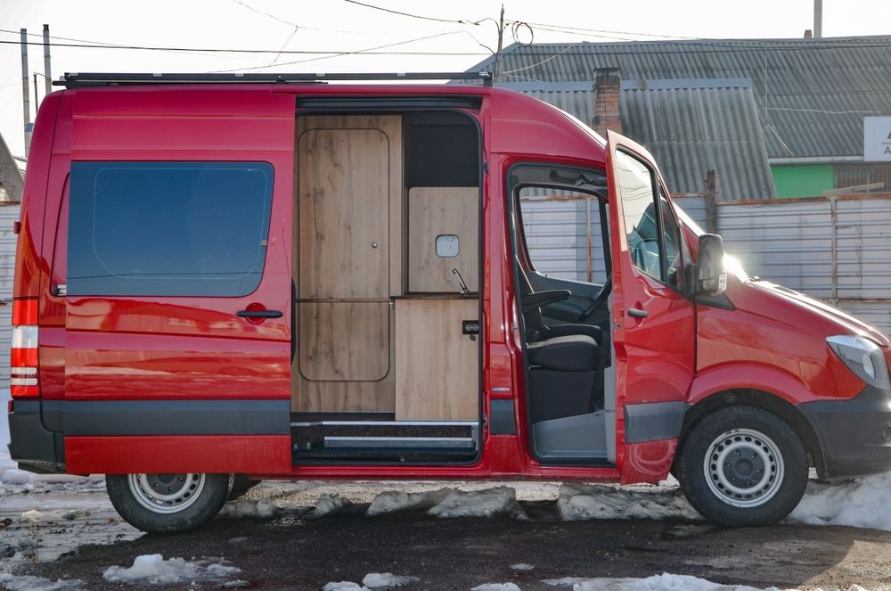 Переобладнання мікроавтобусів із вантажних на пасажир