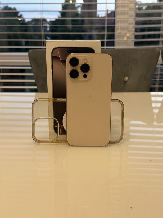 iPhone 16 Pro Max 256 gb 88% baterii