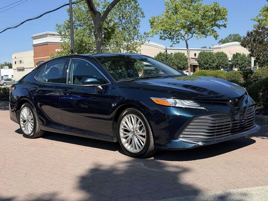 Toyota Camry XLE      2020
