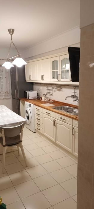 Quarto Mobilado em Mem Martins