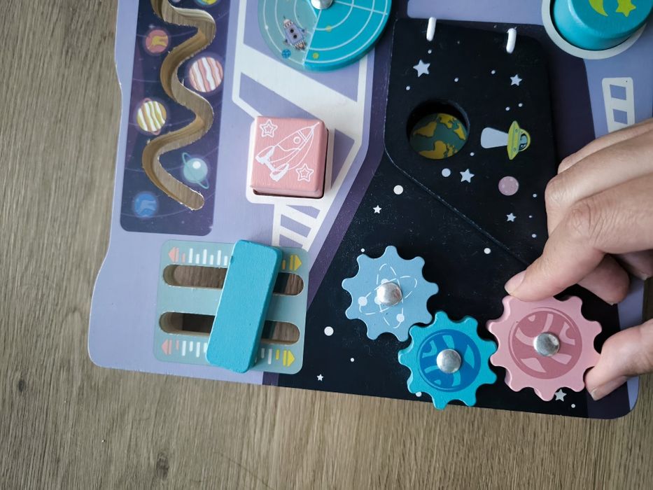 Tabuleiro de Atividades Montessori Espaço Playtive em Madeira