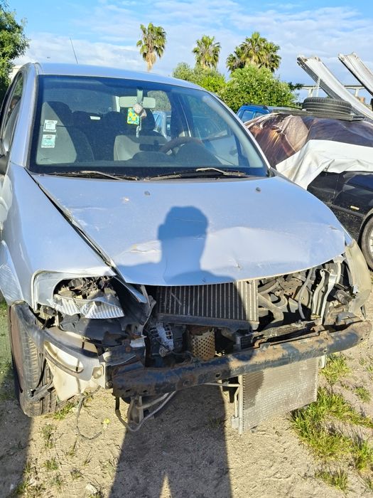 Citroen C3 ano 2002 só peças
