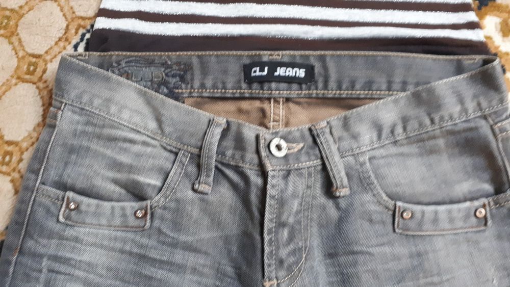 calças CLJ JEANS e top