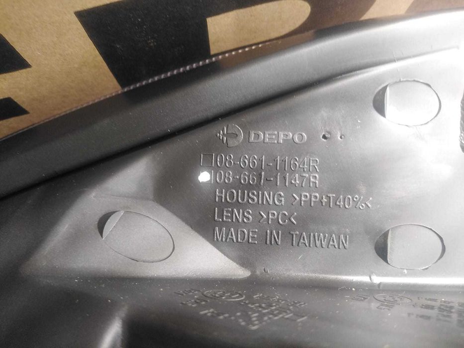 Farol Direito Fiat Punto 2008 Novo