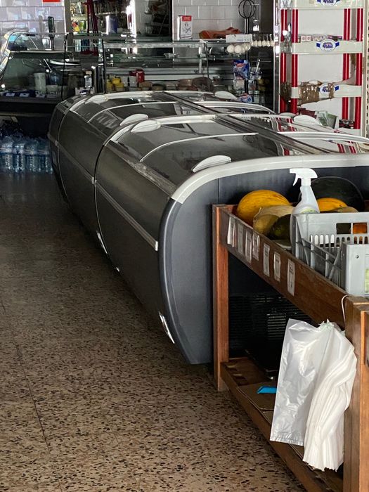 Vendo arcas congeladoras duplas semi novas com 2200x1400