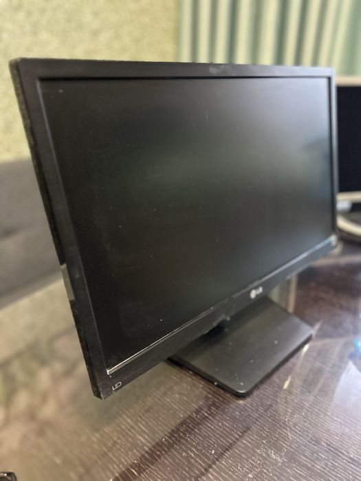 Монітор LG до компʼютера 22 дюйма