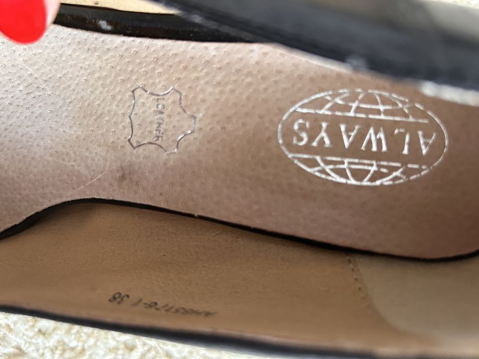 Szpilki nr 38 z ecoskory