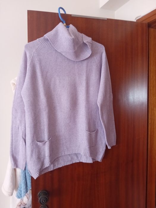 Várias camisolas de malha