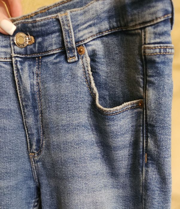 Джинси. Zara. На дівчинку 10-12 років.