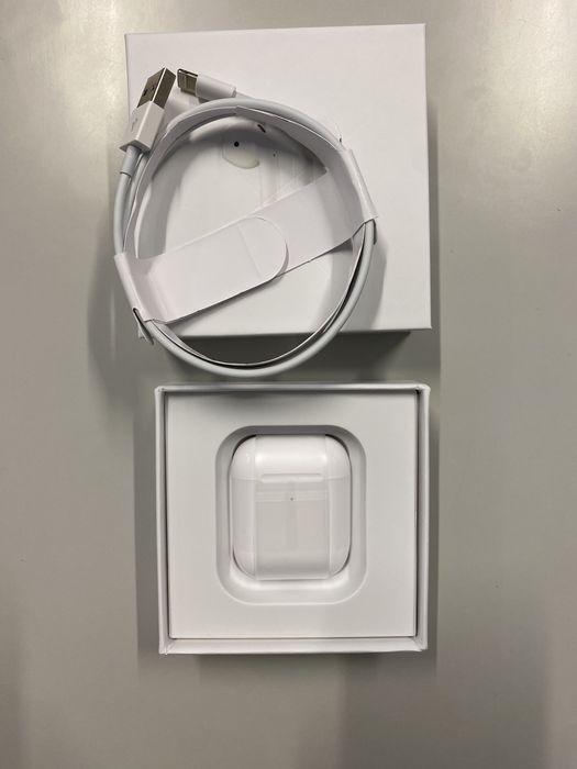 AirPods never used!64550430980610124