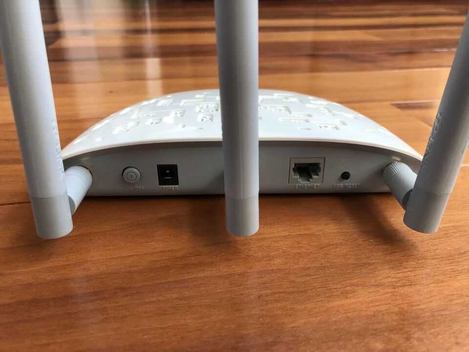 Router - TP-Link TL-WA901ND (até 300 Mbps)