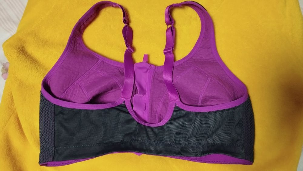 Спортивный топ 80 Е