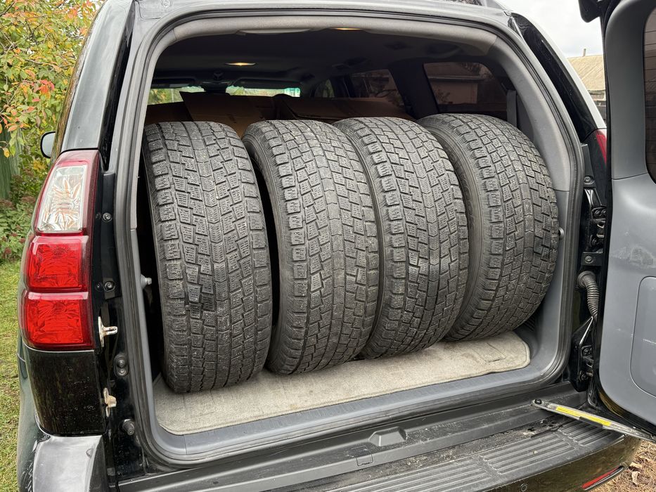 Резина Hankook R17 265/65 в задовільному стані