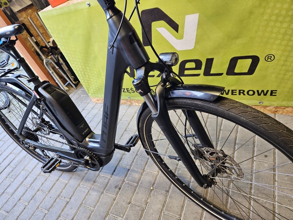 CUBE rower elektryczny ze wspomaganiem BOSCH