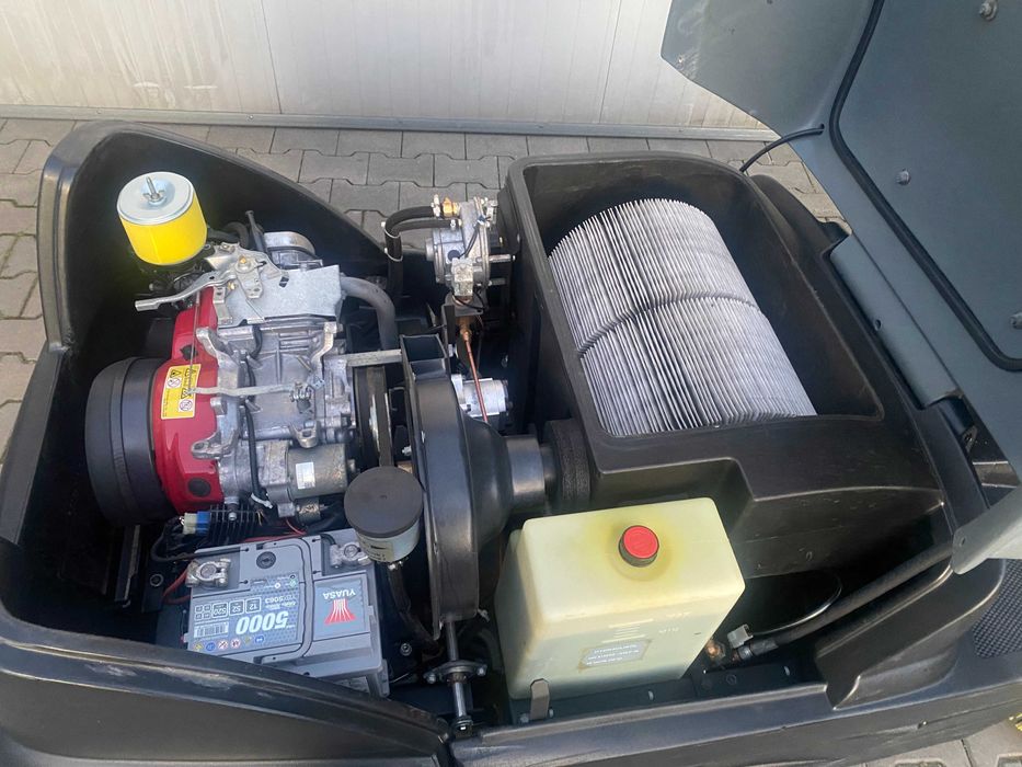 Zamiatarka Karcher KMR 100 100 R LPG spalinowa na gaz