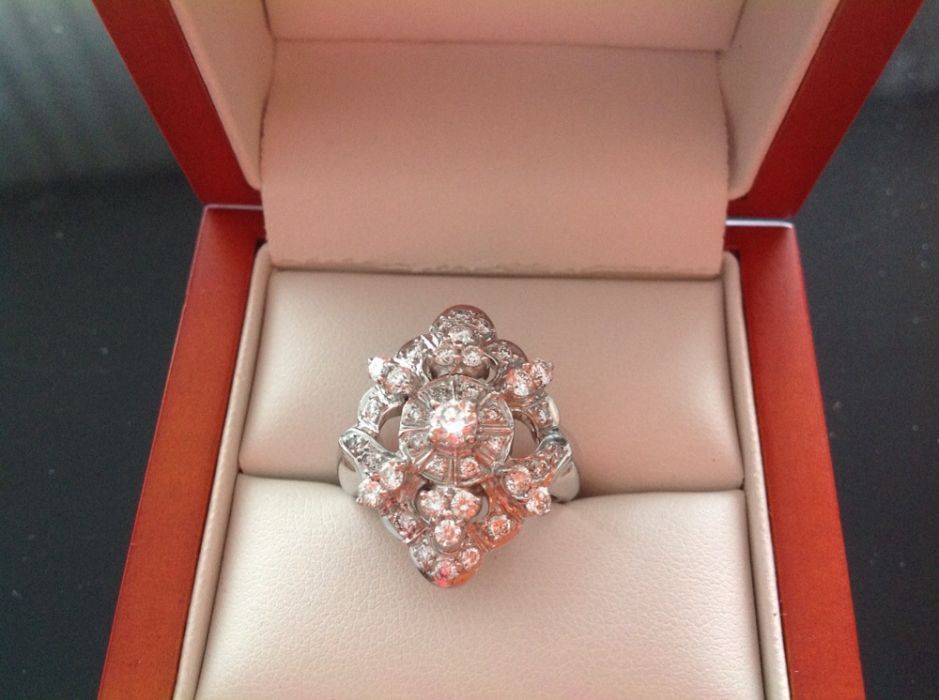 СРОЧНАЯ ПРОДАЖА!! Кольцо с бриллиантами,хорошей чистоты