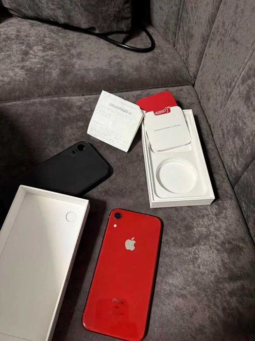 iPhone XR Product RED 100% батарея