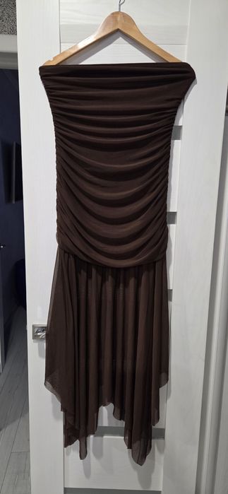 Шикарна сукня коричневого кольору