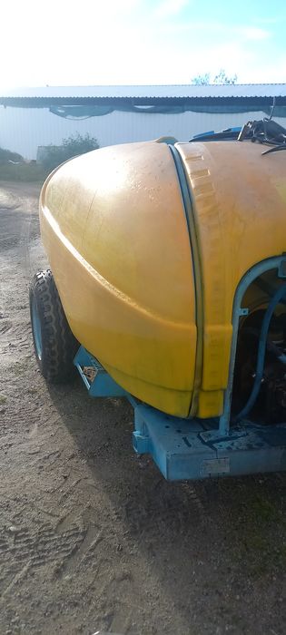 Pulverizador 2000 Lts