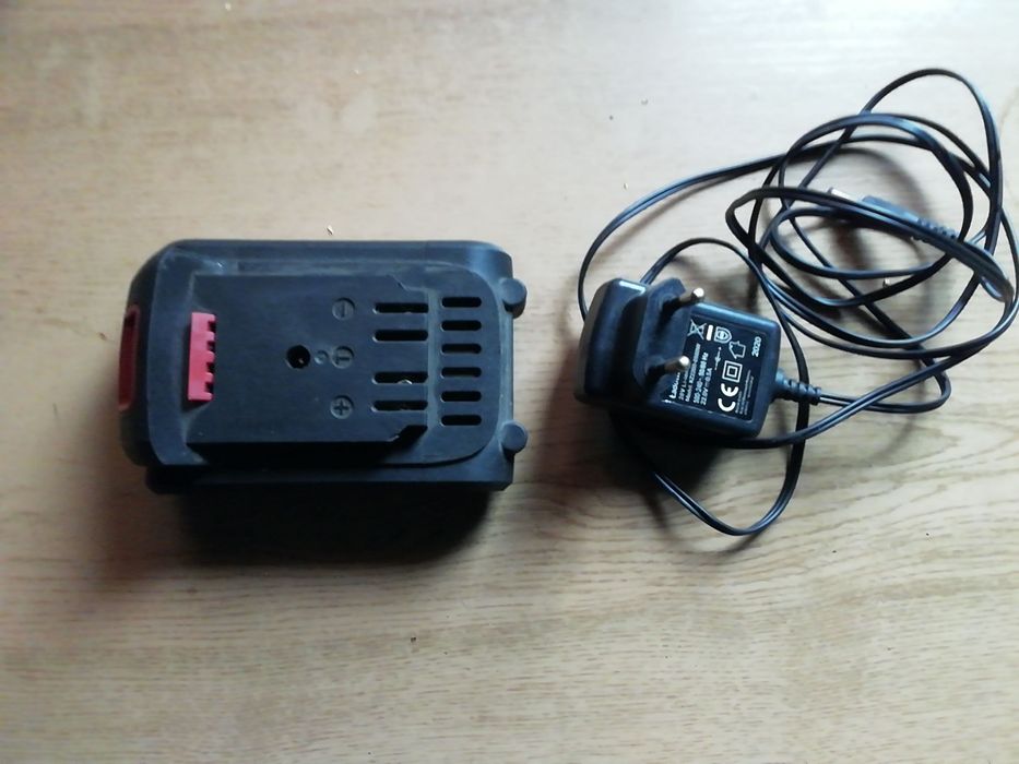 Akumulator i ładowarka do podkaszarki