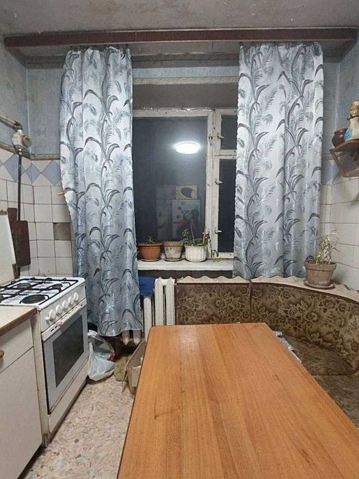 Продам 3кімнатну квартиру на Вересневій 9