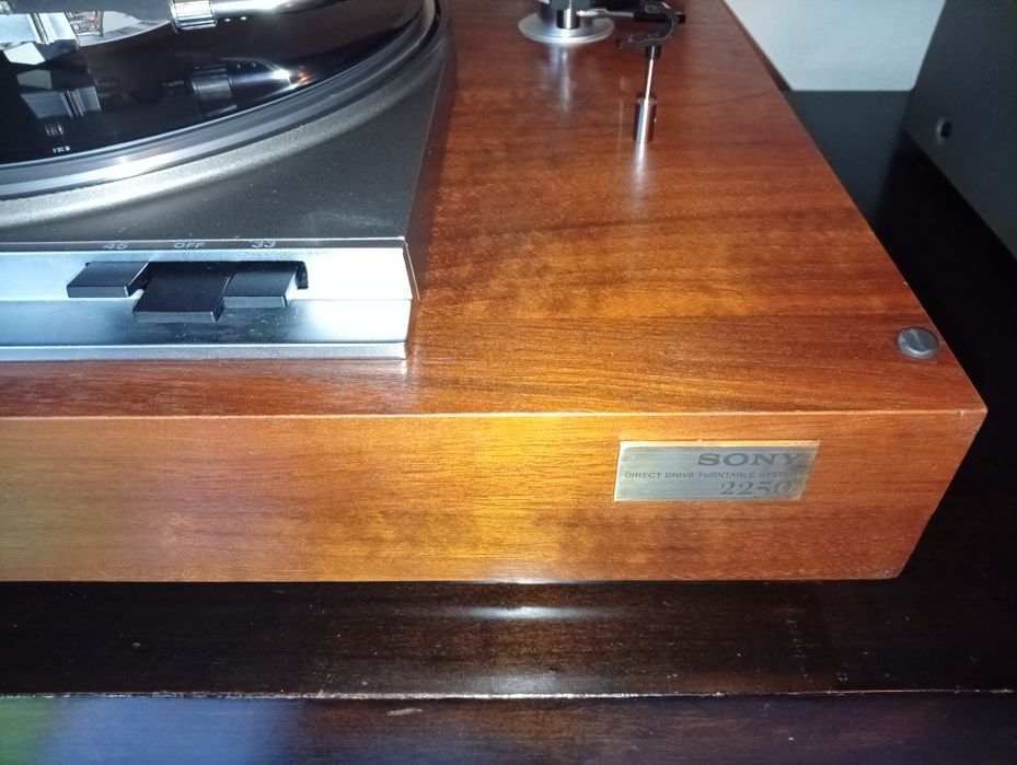 Gira Discos SONY PS 2250