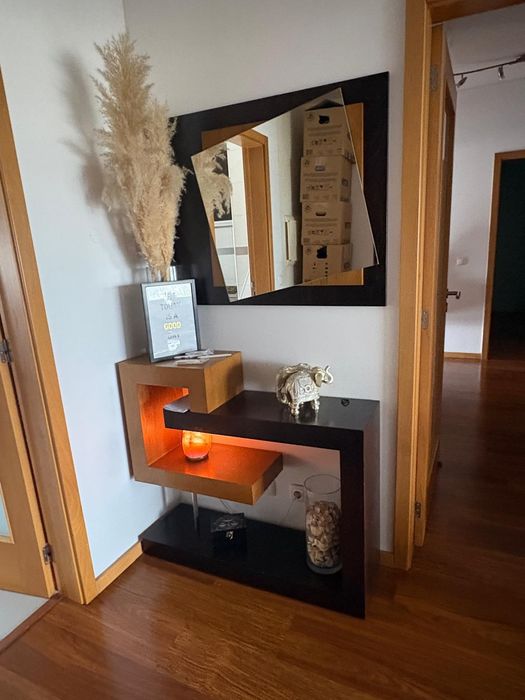 Móvel de entrada com espelho