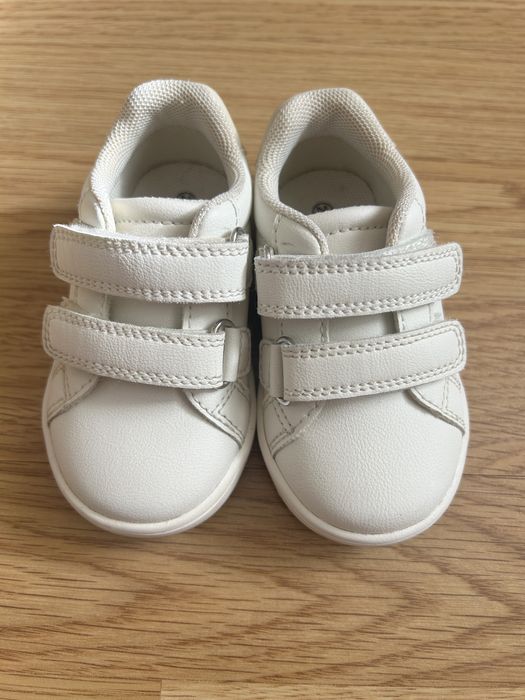 Кросівки білі 20 розмір , 12,5 см