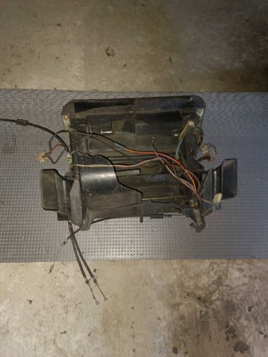 Запчастини б.у до BMW  E30