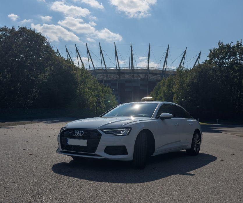 Praca taxi Audi Q6 Работа в такси