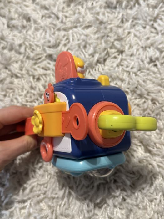 Брязкальце, бізікуб