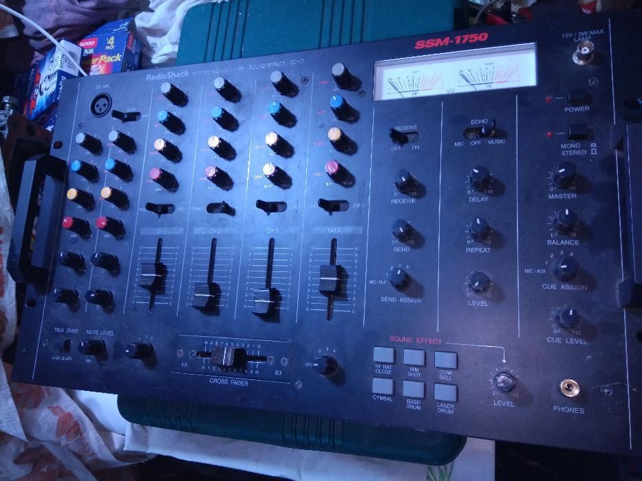 Мікшерний пульт RadioShack SSM-1750