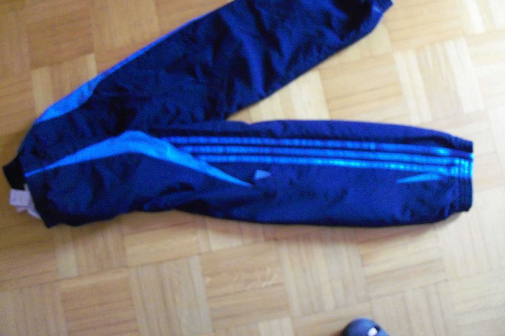 ADIDAS granatowe spodnie dresowe na podszewce chłopięce rozm.146-152